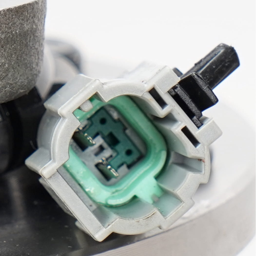 Hanhub 515125 Ön tekerlek göbeği ve QX56 Armada Titan ile Uyumlu Yatak Montajı BR930829 SP500703 40202-ZR00B 40202-ZR40A 40202-ZR40B 6-LUG