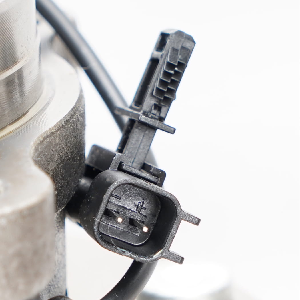 Hanhub 515144 Ön tekerlek göbeği ve Rulman Montajı Chevy Silverado 3500 HD Sierra 3500 HD ile uyumlu 25807422 FWB1133 BR930826 SP620302 23203924 8-LUG